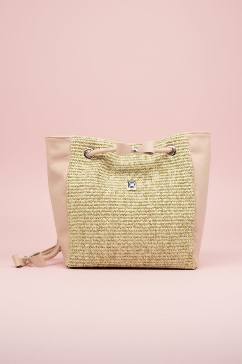 Borsa a secchiello Sonia in pelle rosa e rafia realizzata a mano in Italia - Alo's Bag