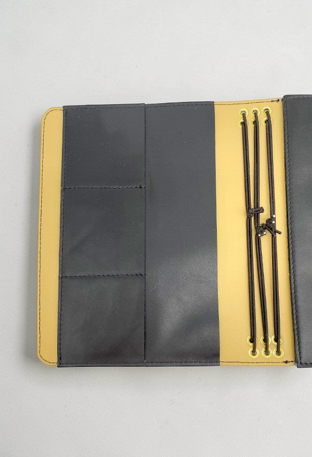 copertina agenda a5 pelle nero liscio e alosbag dettaglio carte