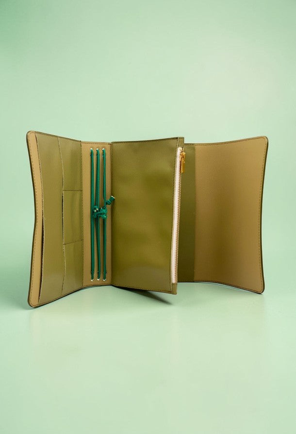 cover agenda a5 in pelle verde dettaglio interno