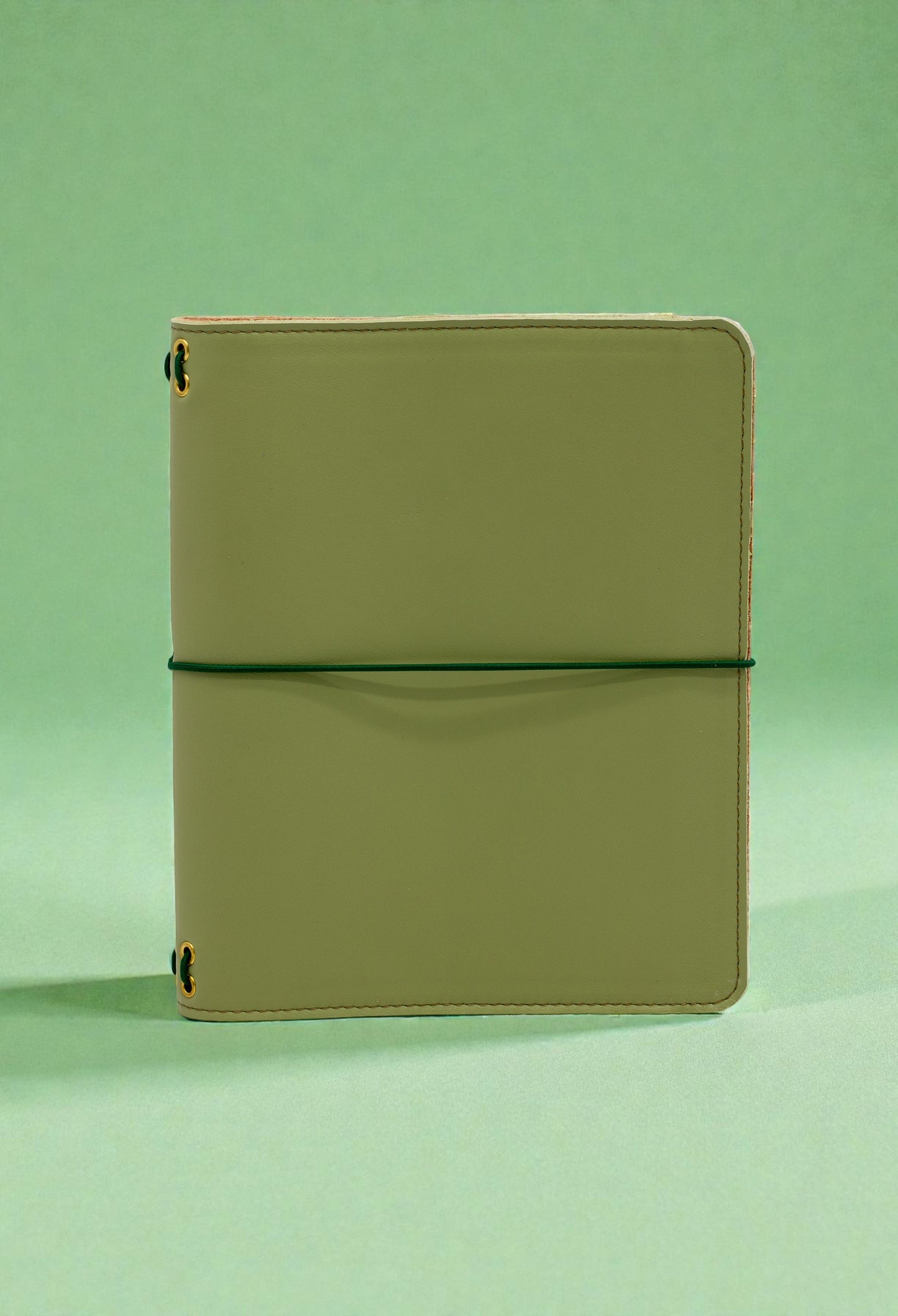 journal cover a5 slim in pelle liscia color pistacchio e interno in crosta scamosciata naturale alosbag