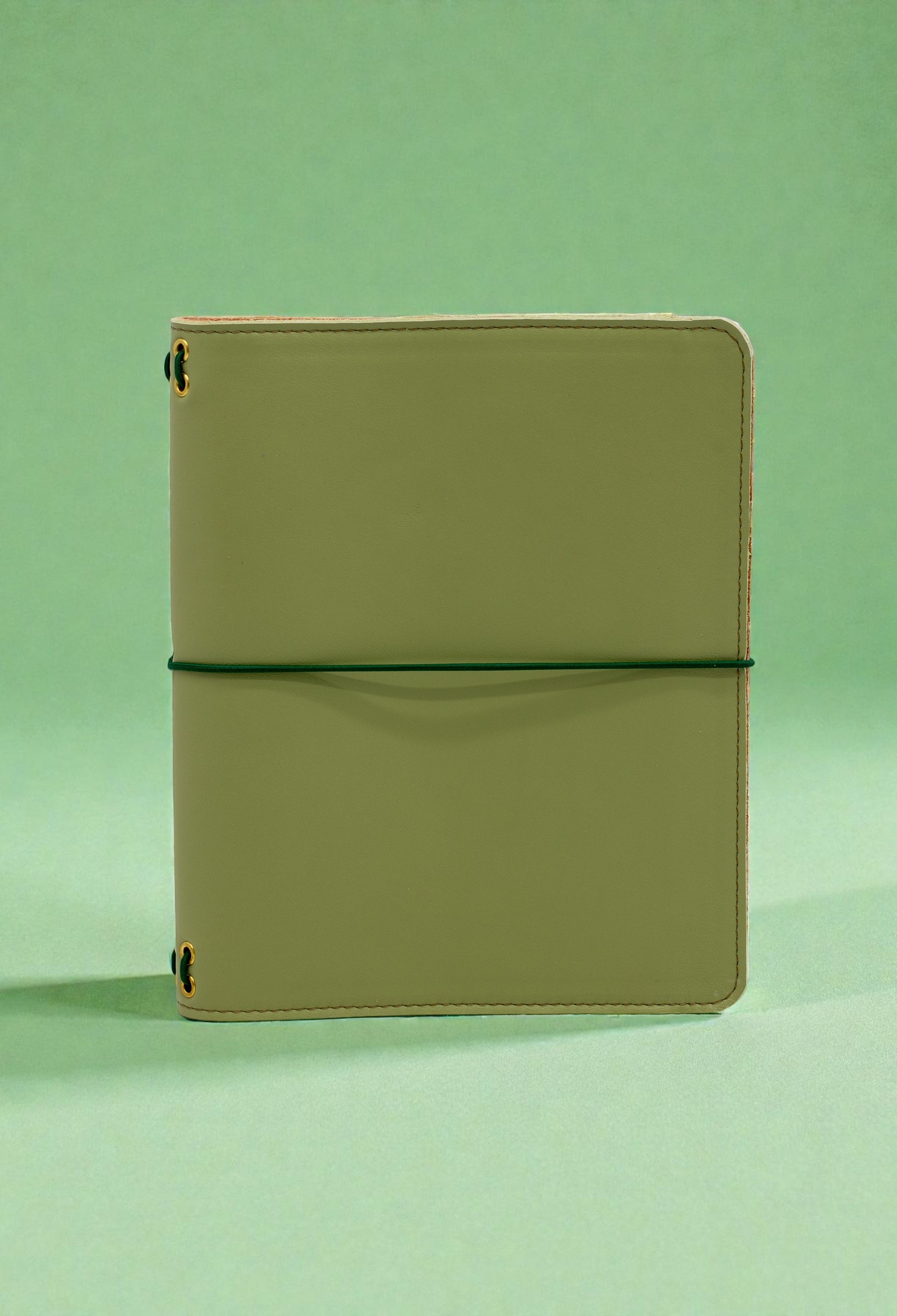 journal cover a5 slim in pelle liscia color pistacchio e interno in crosta scamosciata naturale alosbag
