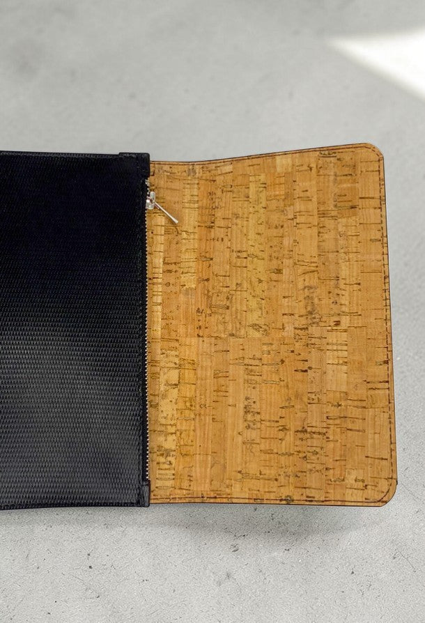 copertina agenda a5 pelle nera goffata astuccio