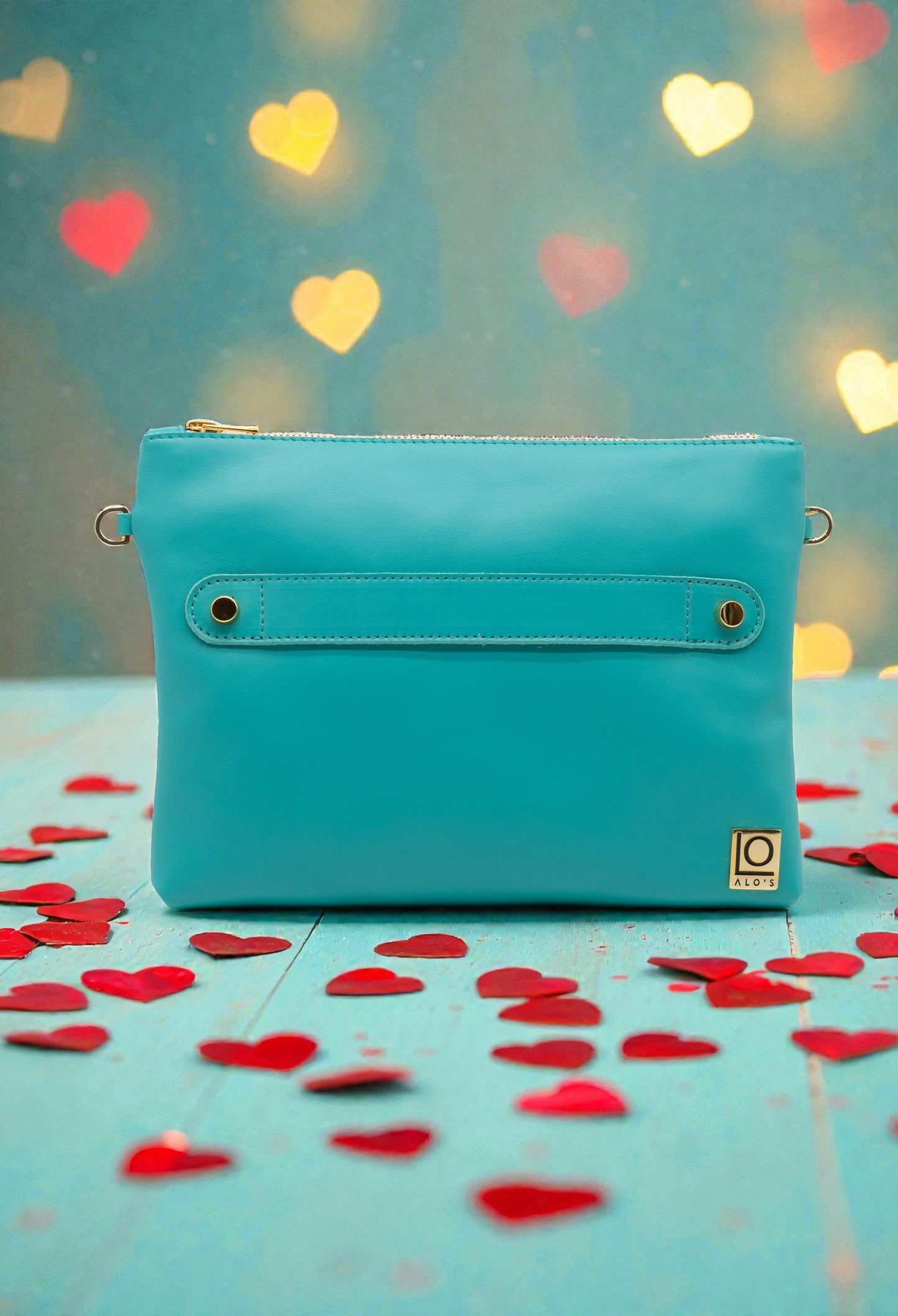 pochette azzurra artigianale in pelle turchese made in italy borsa a mano