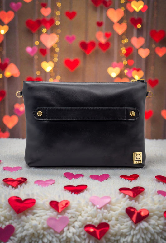 pochette nera artigianale in pelle liscia made in italy 