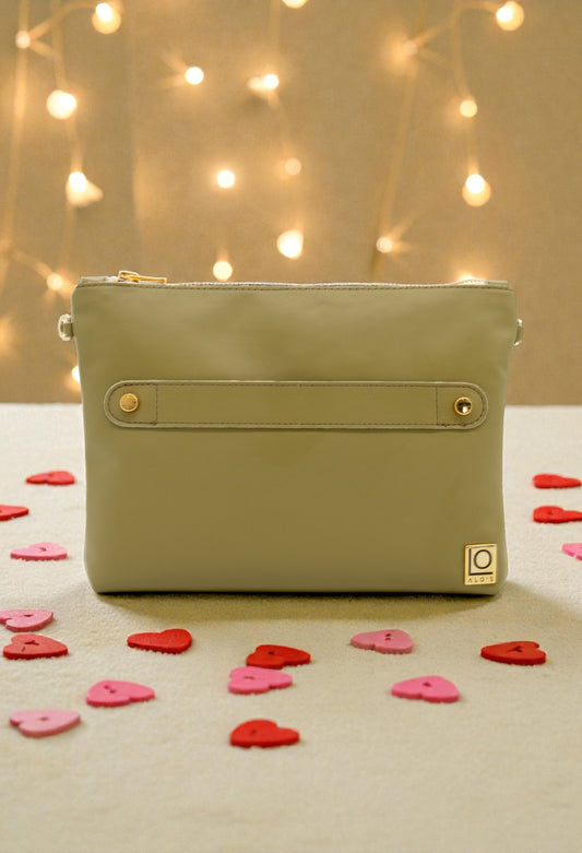 pochette verde artigianale in pelle pistacchio made in italy